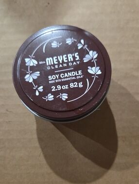 Mrs Meyers Soy Candle - Brown